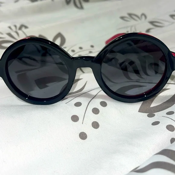 Fendi | Accessories | Fendi Round Glasses | Poshmark display picture 2